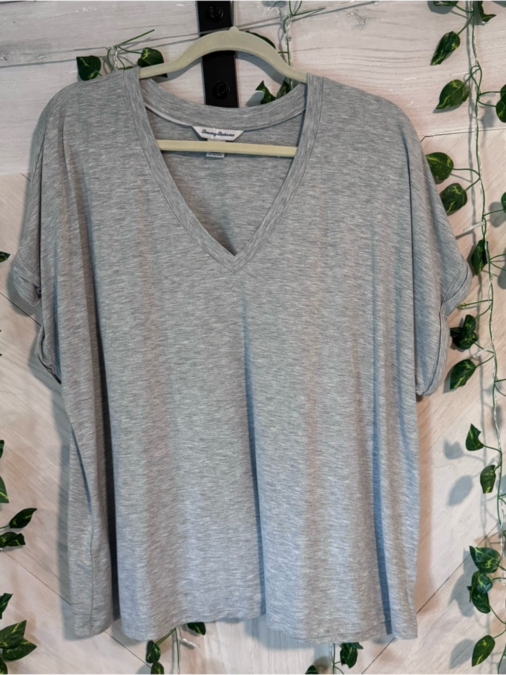 Tommy Bahama Heather Gray V-Neck Short Sleeve Tee